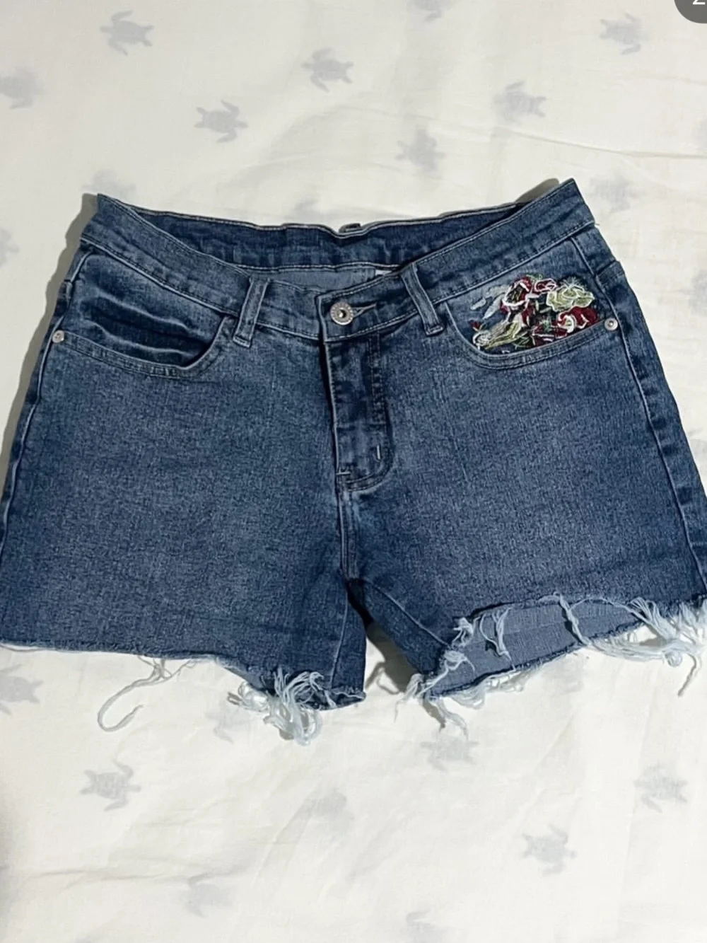 Embroidered denim shorts